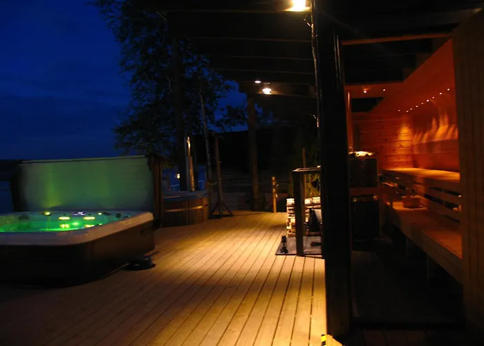 雷蒙卡基度假酒店 *